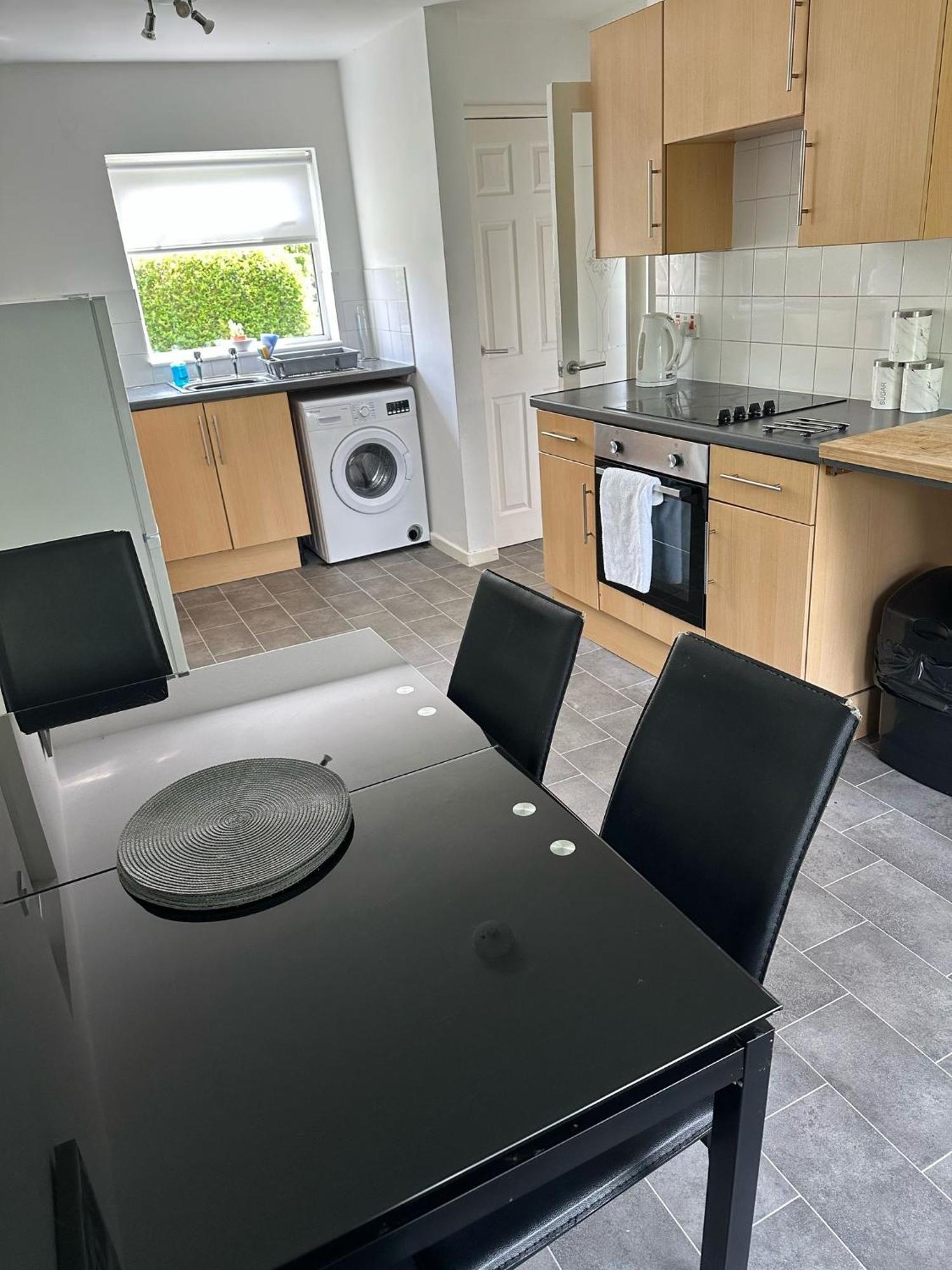 House Number 8 Sleeps Up To 6 People With Smart Tvs In Every Room Wellington  Exterior photo